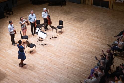 Photograph of Bobbie-Jane Gardiner receiving applause.