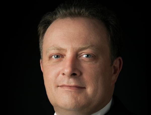 Headshot: Michael Seal