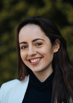 Headshot of conductor Olivia Clarke