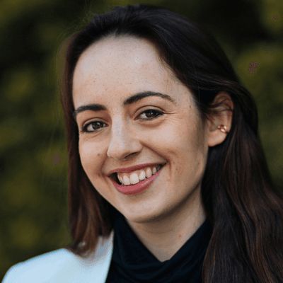 Headshot of conductor Olivia Clarke