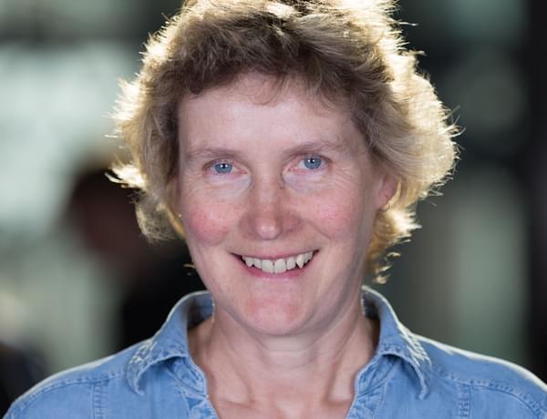 Headshot of cellist Jacqueline Tyler