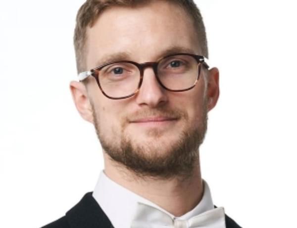 Headshot of trumpeter Jason Lewis