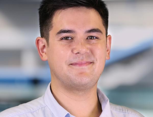 Headshot of violist David BaMaung