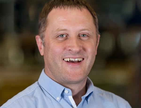 Headshot of violist Michael Jenkinson