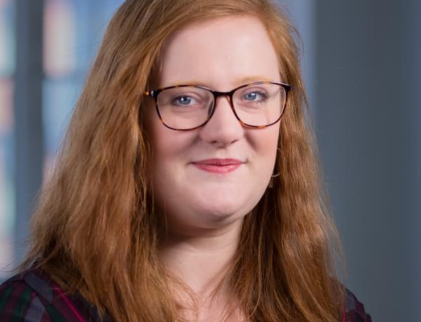 Headshot of violinist Georgia Hannant
