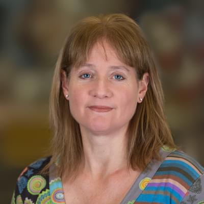 Headshot of violinist Catherine Arlidge