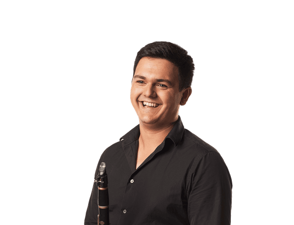 Headshot of clarinetist Oliver Janes.